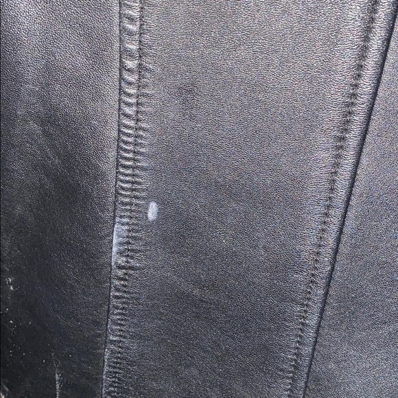 Covington Women’s Genuine Leather Coat - Picture 6 of 7